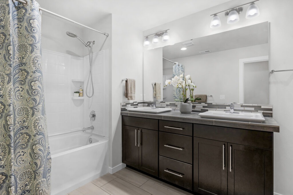 Upstairs Full Bath